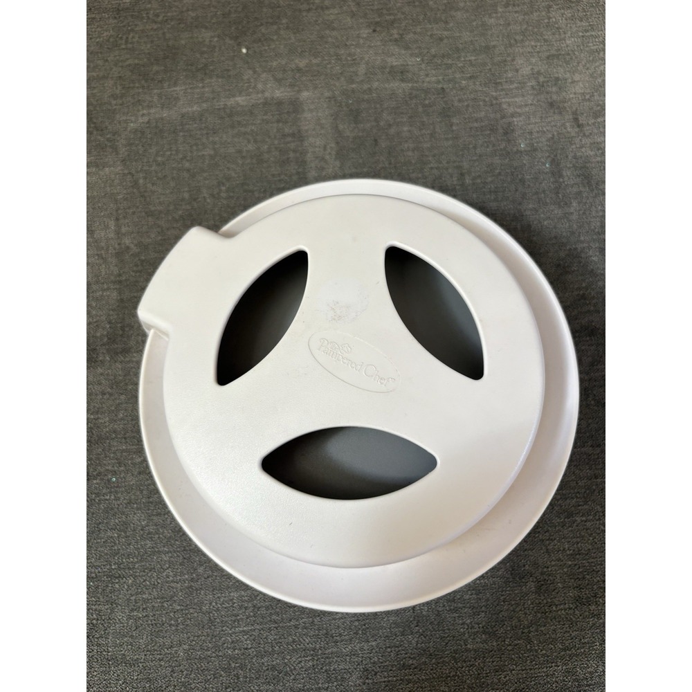 Pampered Chef Close and Cut Cutting Tool White Retired Product 1118 Gadget